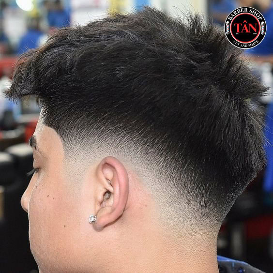 Cập nhật xu hướng mới nhất tại các chỗ cắt tóc nam đẹp ở TP.HCM 3 Tân Barber Shop Chỗ Cắt Tóc Nam đẹp ở Tp Hcm